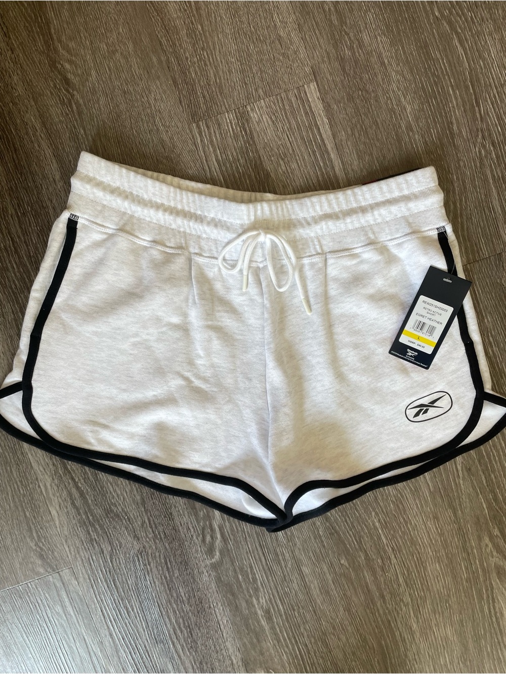 Reebok Women's Retro Active shorts in Egret Heather NWT Sport Workout Large